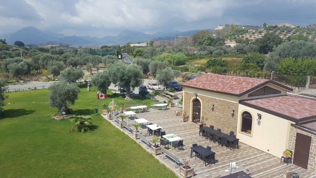 Agriturismo Donna Beatrice Bianco Exteriör bild
