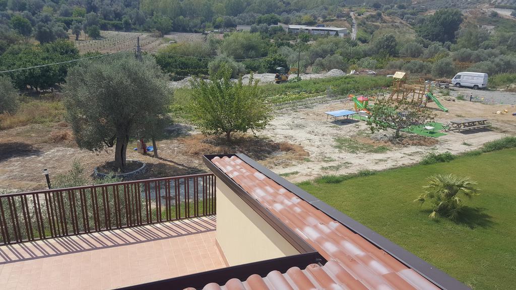 Agriturismo Donna Beatrice Bianco Exteriör bild