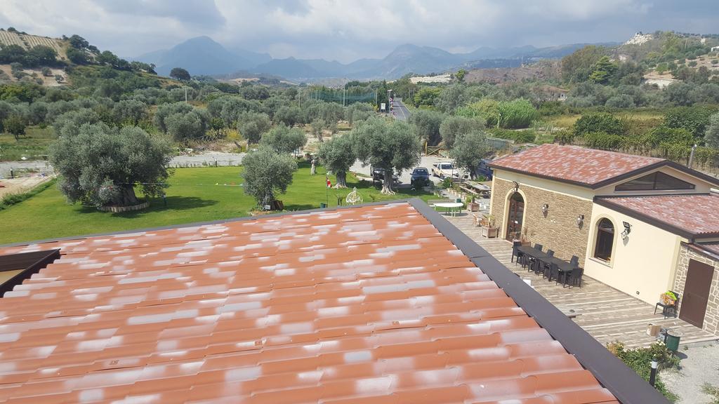 Agriturismo Donna Beatrice Bianco Exteriör bild