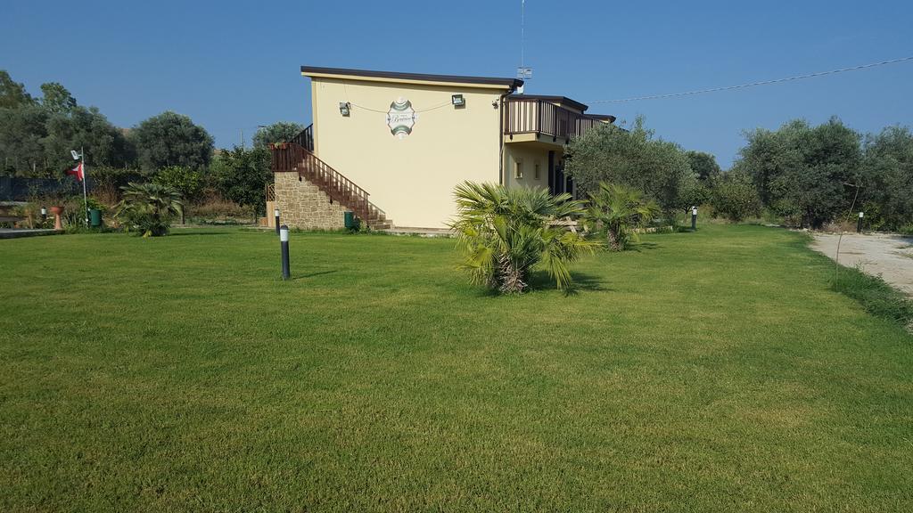 Agriturismo Donna Beatrice Bianco Exteriör bild
